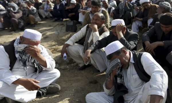 Au Pakistan et en Afghanistan, des attentats contre des mosquées tuent en plein Ramadan
