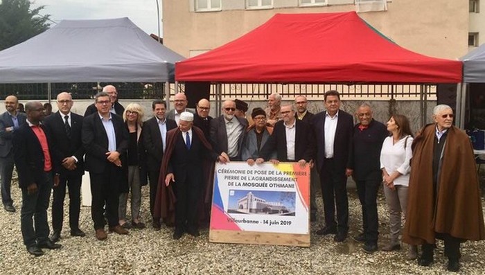 Dans le cadre du projet d'agrandissement de la mosquée Othmane de Villeurbanne, une cérémonie de pose de la première pierre de a été organisée vendredi 14 juin.