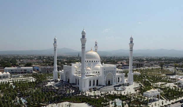 Une Mega Mosquee Inauguree En Grande Pompe En Tchetchenie