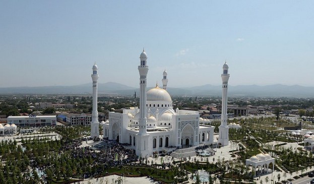 Une méga-mosquée inaugurée en grande pompe en Tchétchénie