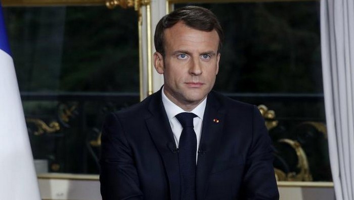 Laïcité : « Le port du voile dans l’espace public n’est pas mon affaire », dixit Macron