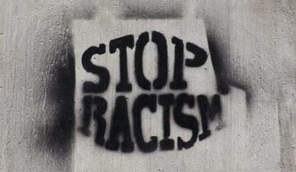 L’explosion des actes racistes ou homophobes implique un engagement différent des pouvoirs publics