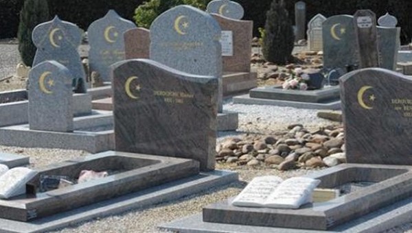 Morts du coronavirus : une fatwa appelle à « privilégier la prière sur l’absent » faute d'assister aux funérailles