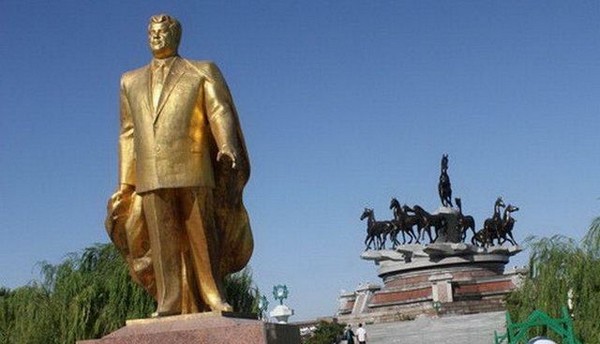 Non, le terme « coronavirus » n’a pas été interdit d'usage au Turkménistan