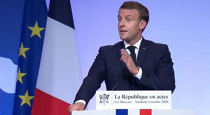 « Insécurité culturelle », laïcité : ce que Macron dit du port du voile en France