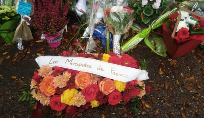 Les représentants du culte musulman en France se sont réunis, vendredi 23 octobre, à Conflans-Sainte-Honorine, dans les Yvelines, pour rendre un hommage appuyé à Samuel Paty. © Saphirnews / DR