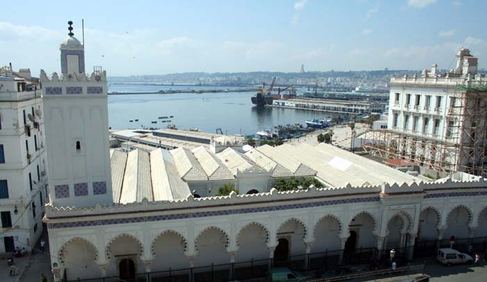 Covid-19 : la Grande Mosquée d'Alger à peine inaugurée, la prière du vendredi suspendue