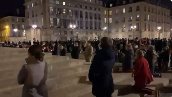 Rassemblements et prières de rue : la mise en garde de Gérald Darmanin envers les catholiques