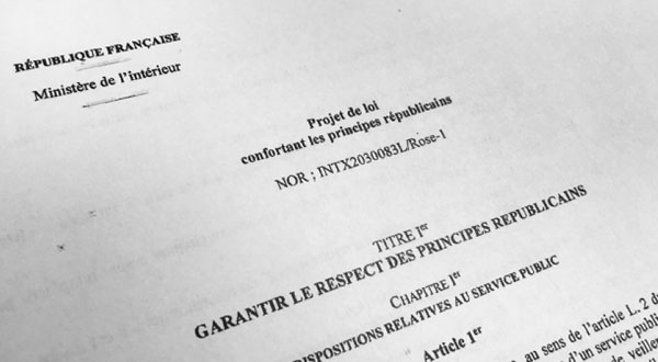 Le projet de loi séparatisme adopté à l'Assemblée nationale, une surenchère de la droite au Sénat annoncée