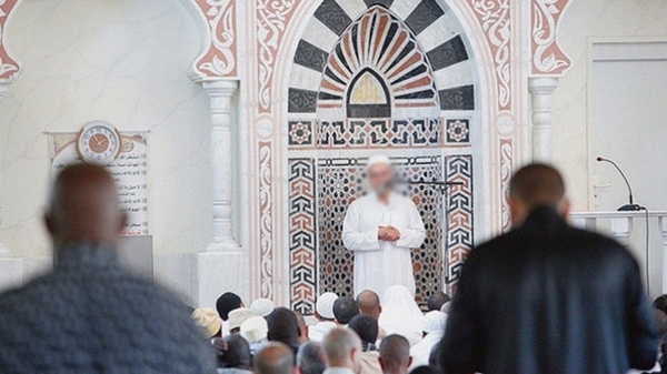 Deux imams évincés de leurs mosquées à la demande de Gérald Darmanin