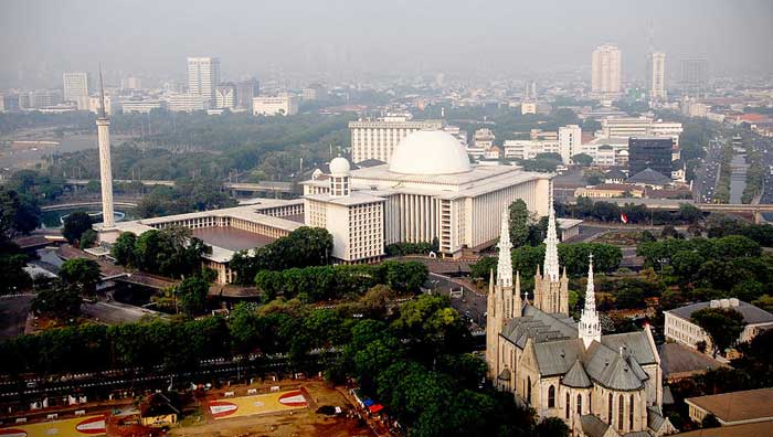 Un tunnel de l’amitié interreligieuse reliant la grande mosquée Istiqlal et la cathédrale Sainte-Marie de l'Assomption, en plein centre de Jakarta, est en cours de construction.