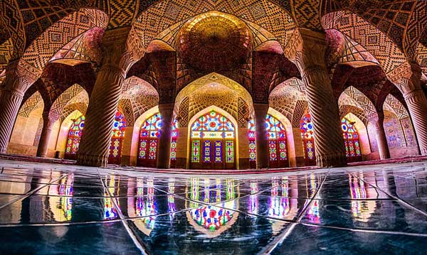 La mosquée Nasir Al-Mulk, aussi surnommée La mosquée rose, à Shiraz, en Iran. © CC BY-SA 4.0/Mohammad Reza Domiri Ganji