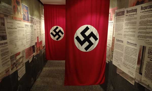 Un attentat contre un lycée et une mosquée déjouée, un adorateur d’Hitler mis en examen
