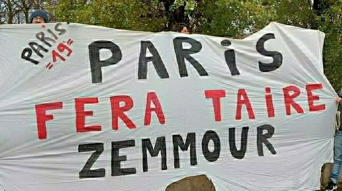 A Paris, des manifestants ont donné de la voix contre Éric Zemmour dimanche 5 décembre, jour de son meeting à Villepinte, en Seine-Saint-Denis. © Facebook/PCF Rosny-sous-Bois