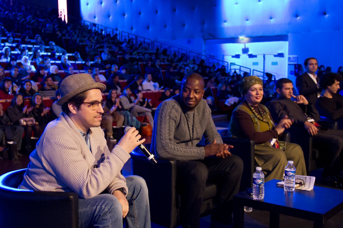 Les membres du jury des Mokhtar Awards, de gauche à droite, le cinéaste Nadir Ioulain, le producteur Sadia Diawara, l'humoriste Samia Orosemane, l'imam de la mosquée de Longjumeau Ismail Mounir et le directeur photo Amida Belgharbi.