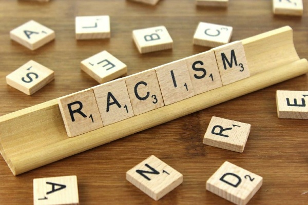 Les mots piégés du débat républicain : à l’assaut du mot « racisme »