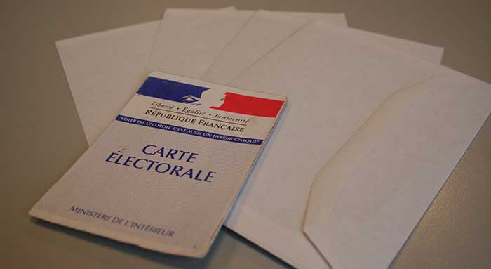 Présidentielle 2022 : de gauche à droite, qui sont les candidats à l'Elysée face à Macron ?