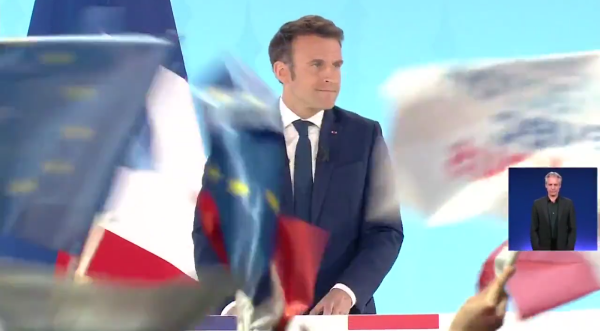 Présidentielle 2022 : contre Le Pen, le clin d'œil de Macron aux juifs et musulmans