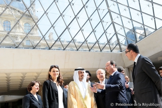 Hollande inaugure l’expo du Louvre Abu Dhabi