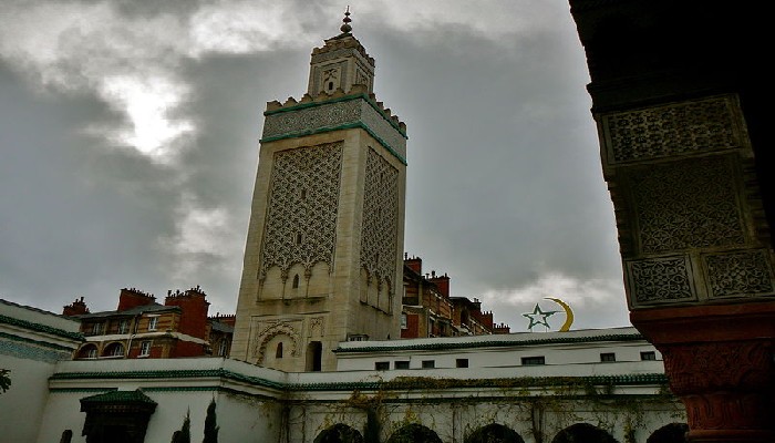 Le mythe de la Nuit du doute à la Grande Mosquée de Paris