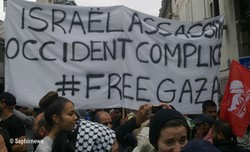Une banderole "Free Gaza" à Paris.