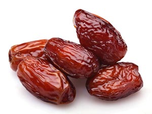Les dattes sont riches en nutriments, vitamines, minéraux et oligo-éléments. Gardez-en toujours sur vous pour faire le plein d’énergie.