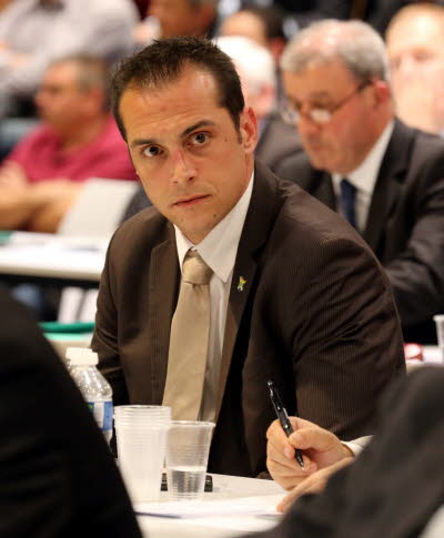 Joris Hébrard, maire FN à Pontet, voit son élection annulée par la justice sept mois après les municipales.