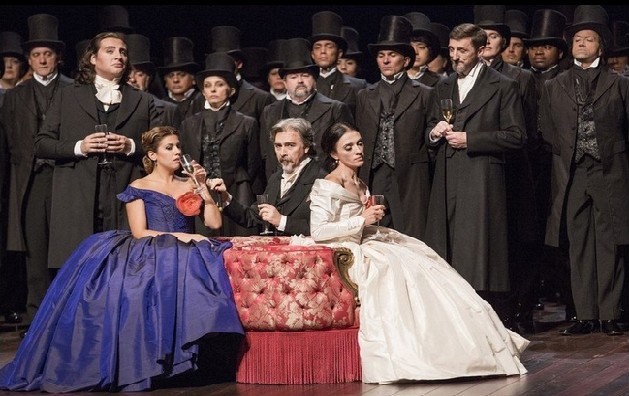 La Traviata de Verdi, à l'Opéra national de Paris (Bastille). © Elena Bauer/OnP