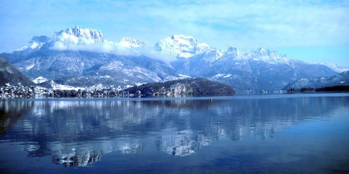 Annecy, son lac, ses montagnes... mais plus de mosquée