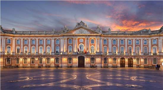 Place du Capitole à Toulouse © Tourisme Toulouse