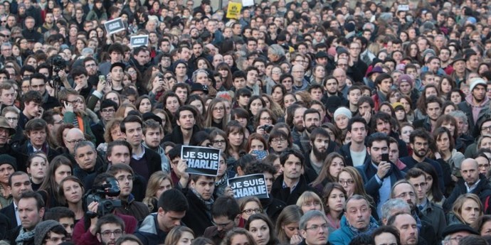 Charlie Hebdo : face aux récupérations politiques, les limites de l'unité nationale