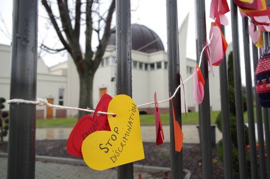 Des mosquées criblées de cœurs en solidarité avec les musulmans