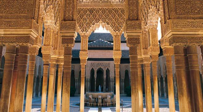 Cour des Lions, Alhambra de Grenade (© Turespaña)