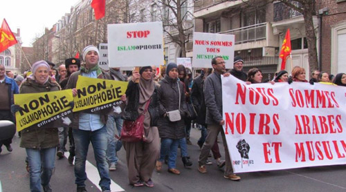 Une manifestation contre l'islamophobie organisée à Lille a rassemblé environ 200 personnes le 28 février.