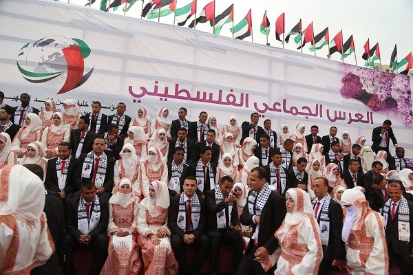 Un mariage collectif réunit 400 couples à Gaza