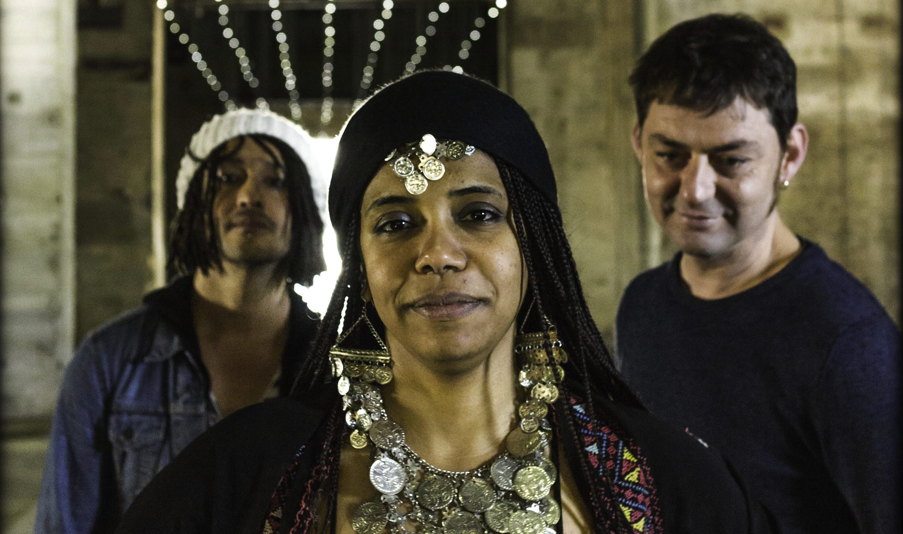 Orange Blossom, groupe world music aux influences arabes et occidentales teintées d'électro. (Photo : © Adrien Selbert)