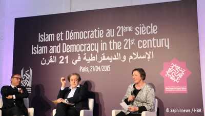 Le premier débat au dîner de lancement de la fondation Al Kawakibi a opposé les philosophes Ghaleb Bencheikh et Alain Finkielkraut. A droite, Sophie Gherardi, directrice de Fait-Religieux.