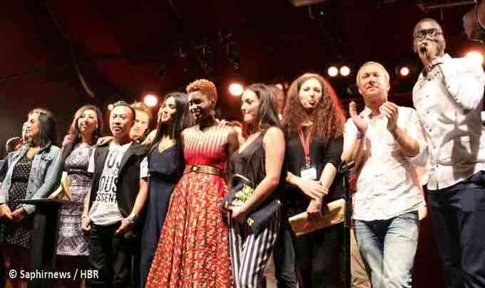La 6e édition des Y'a Bon Awards 2015 se sont déroulés vendredi 12 juin au Cabaret Sauvage. Des membres du jury et des remettants de prix ici sur scène. © Saphirnews / HBR