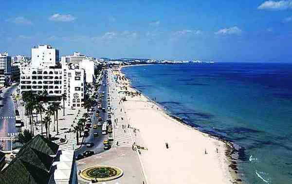 Tunisie Au Moins 39 Morts Sur Une Plage De Sousse