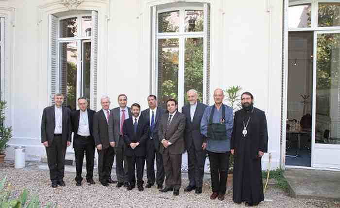 La Conférence des responsables de culte de France (CRCF) a remis une déclaration commune des religions pour l'écologie le 1er juillet à François Hollande.