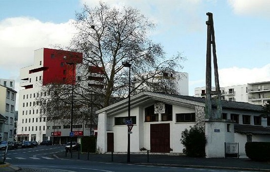 Jusqu’en 2012, la petite mosquée El Forqane était installée dans l’ancienne chapelle Saint-Christophe (Photo : © Mohamed Guerroumi)