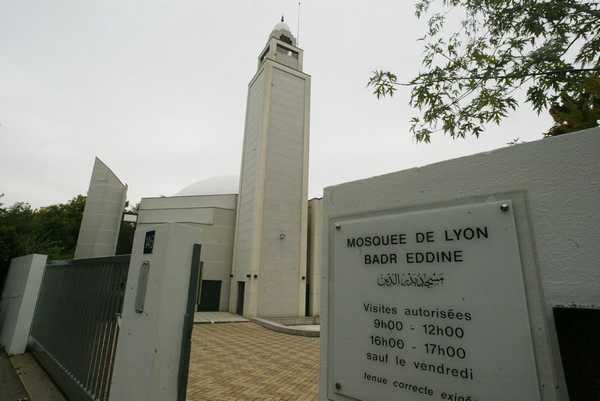 Alerte au courrier suspect contre la Mosquée de Lyon : l'UMF condamne