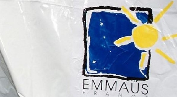 Charente : une responsable d'Emmaüs exclue d'une réunion à la préfecture en raison de son voile