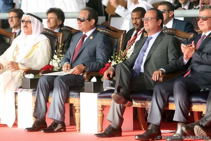 Le maréchal Abdel Fattah al-Sissi est devenu l'homme fort de l'Egypte après son coup d'Etat entériné par une élection présidentielle, avec 96,1 % des suffrages. Il est ici au côté du président François Hollande, invité d'honneur de l'inauguration du nouveau canal de Suez, le 6 août 2015.