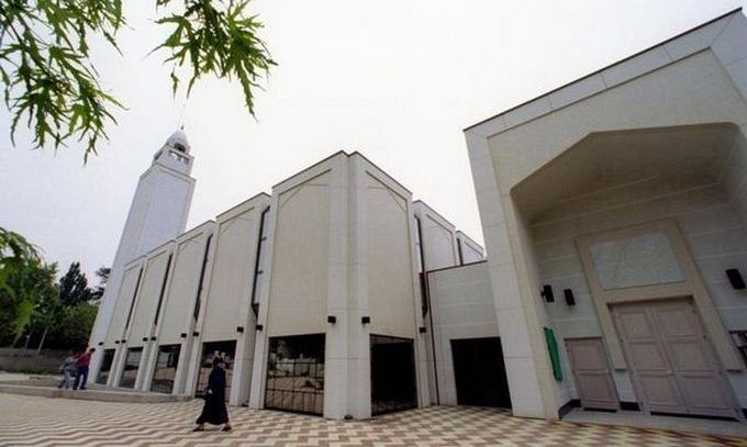 Des prières pour les victimes élevées dans les mosquées de France