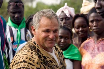 Haïdar El Ali, écologiste sénégalais, membre honoraire de l’Oceanium de Dakar qu’il a présidé pendant plusieurs années, est considéré comme étant « l’un des cent écologistes les plus influents de la planète ».