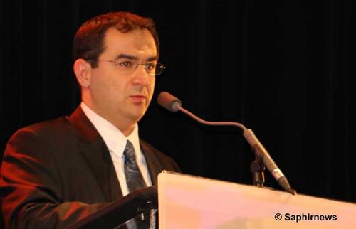 Ahmet Ogras est vice-président du Conseil français du culte musulman (CFCM) et président du Comité de coordination des musulmans turcs de France (CCMTF).
