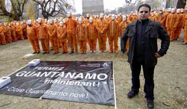 Mourad Benchellali dans un rassemblement pour la fermeture de la prison de Guantanamo