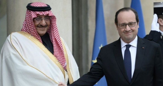 François Hollande accueillant à l'Elysée le prince héritier d’Arabie saoudite Mohammed ben Nayef.