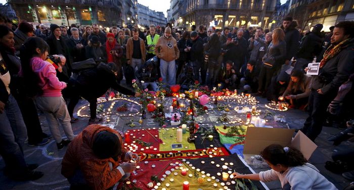 Un rassemblement spontané après les attentats de Bruxelles mardi 22 mars. © Reuters